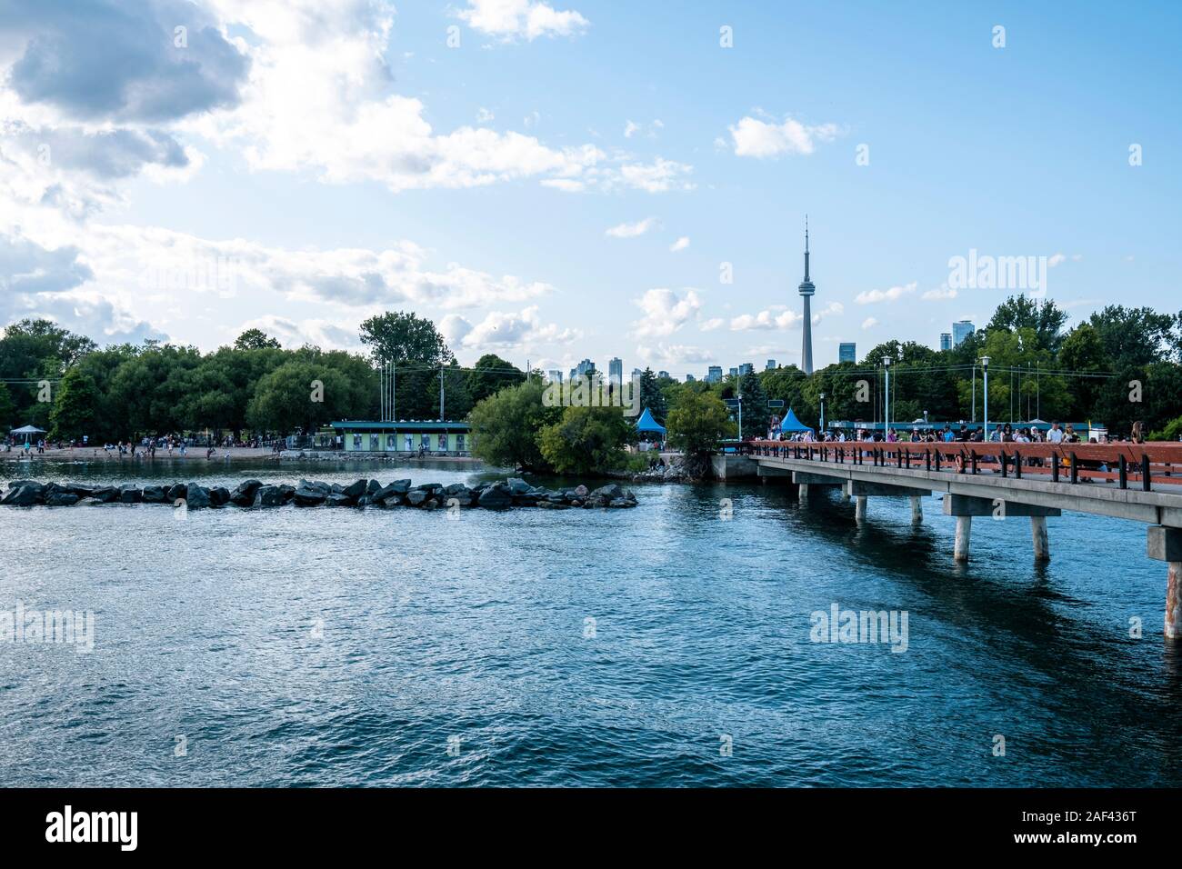 Centre Island Pier, Center Island at Toronto Islands Stock Photo Alamy