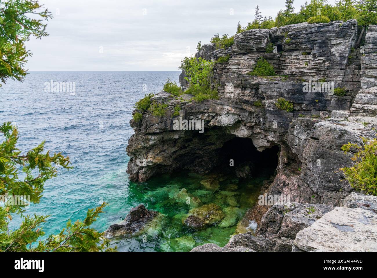 Bruce peninsula national park grotto hi-res stock photography and ...