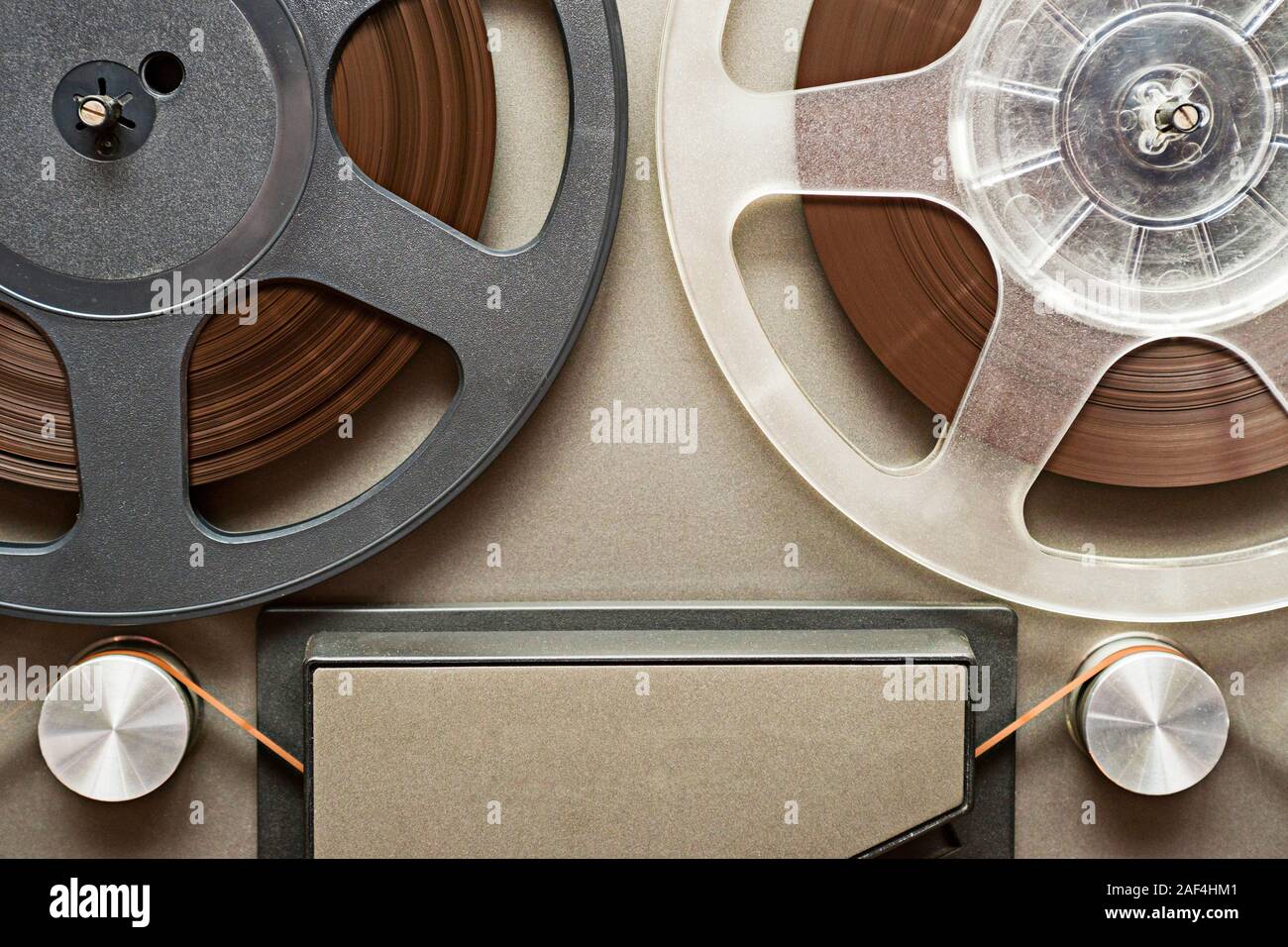 Old reel reel tape recorder hi-res stock photography and images - Alamy