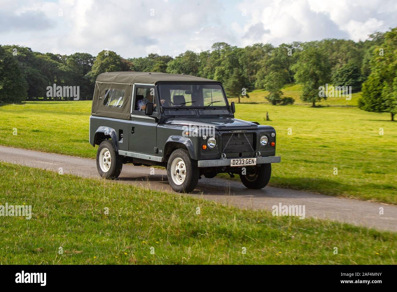 1986 80s grey Land Rover LR 90 V8 SW; Classic cars, historics, cherished, old timers, collectable restored vintage veteran, vehicles of yesteryear arriving for the Mark Woodward historical motoring event at Leighton Hall, Carnforth, UK Stock Photo