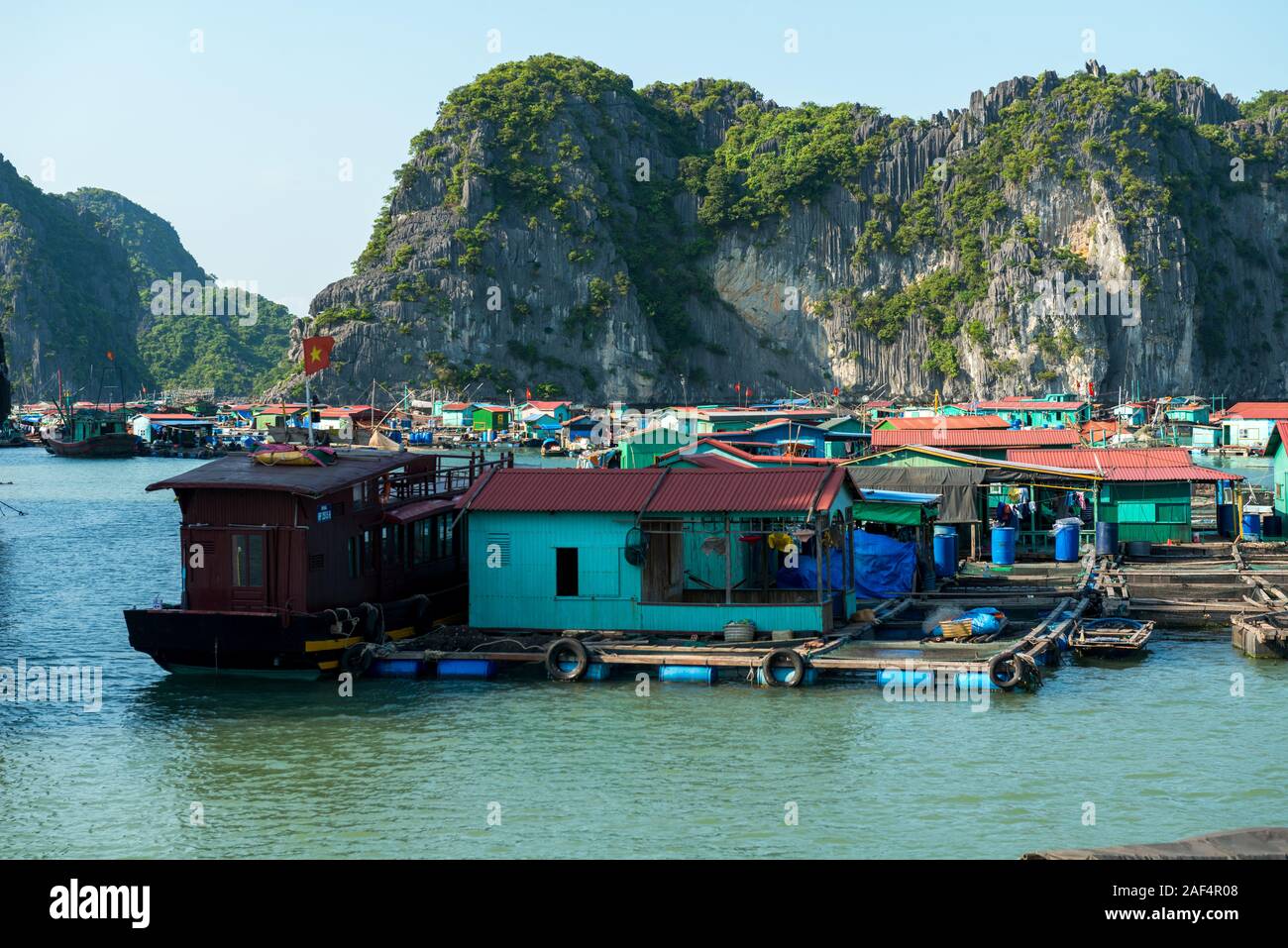 Floating village in Vietnam Stock Photo - Alamy