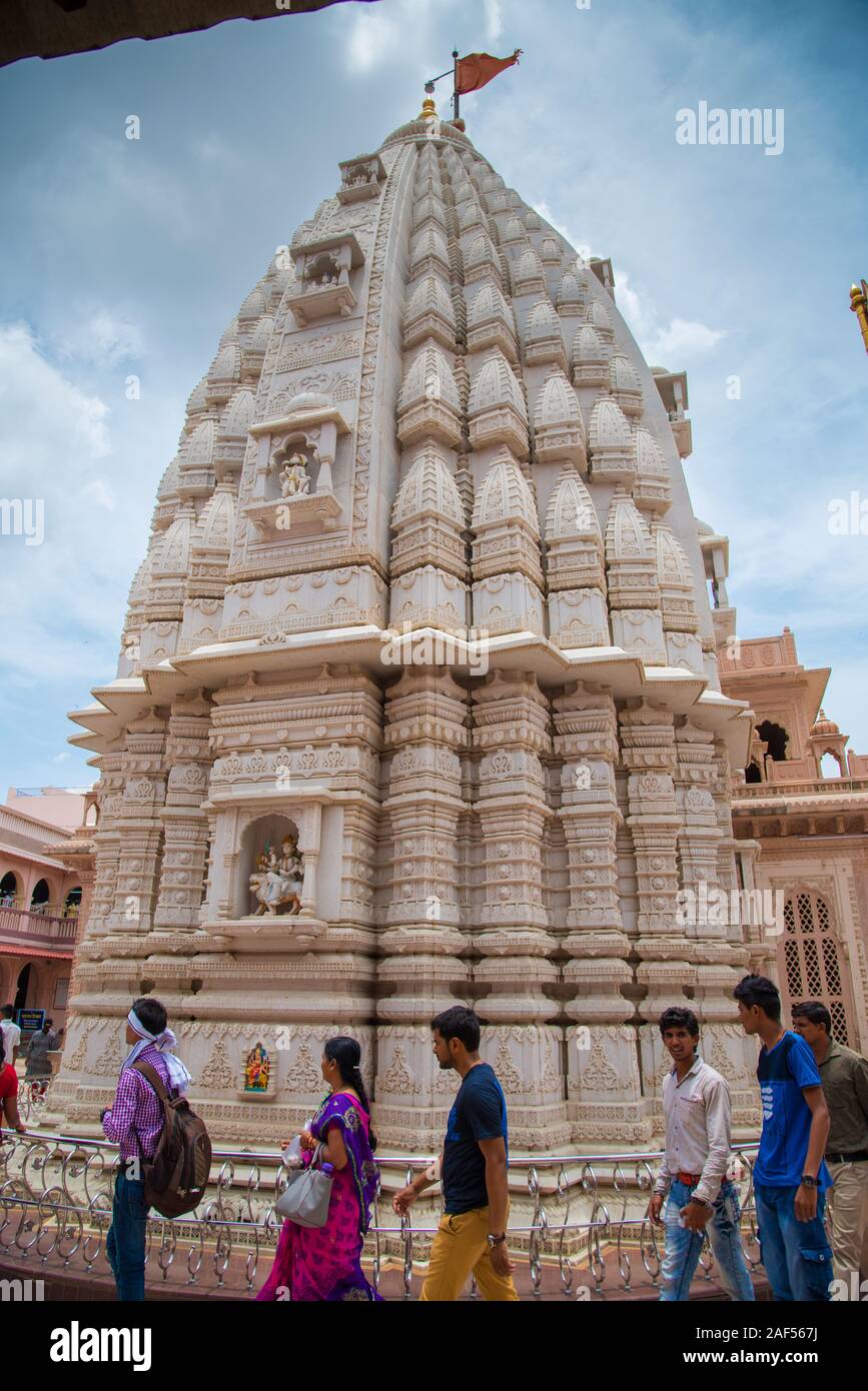 SHEGAON, MAHARASHTRA, INDIA, 10 JULY 2017 : Unidentified people ...