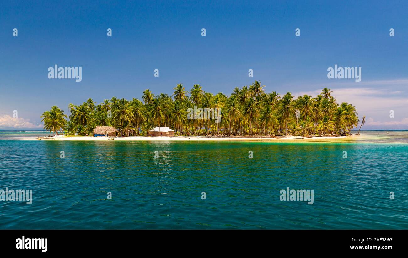Small tropical island in the San Blas, Panama Stock Photo