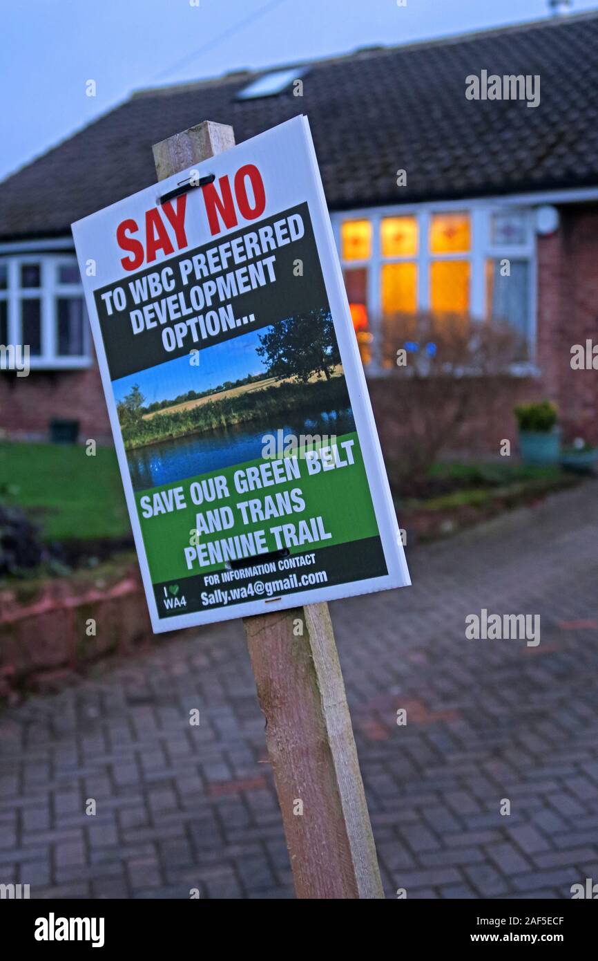 Say No,to WBC preferred development option,Save our Green Belt and trans Pennine Trail, Weaste Lane,Thelwall,Warrington, Cheshire,England,UK Stock Photo