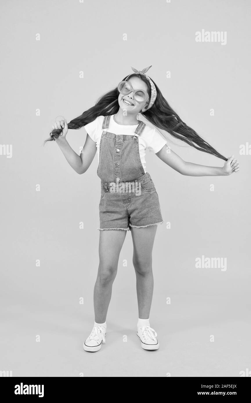 Strong Hair Spring Kid Fashion Cheerful Little Girl Yellow
