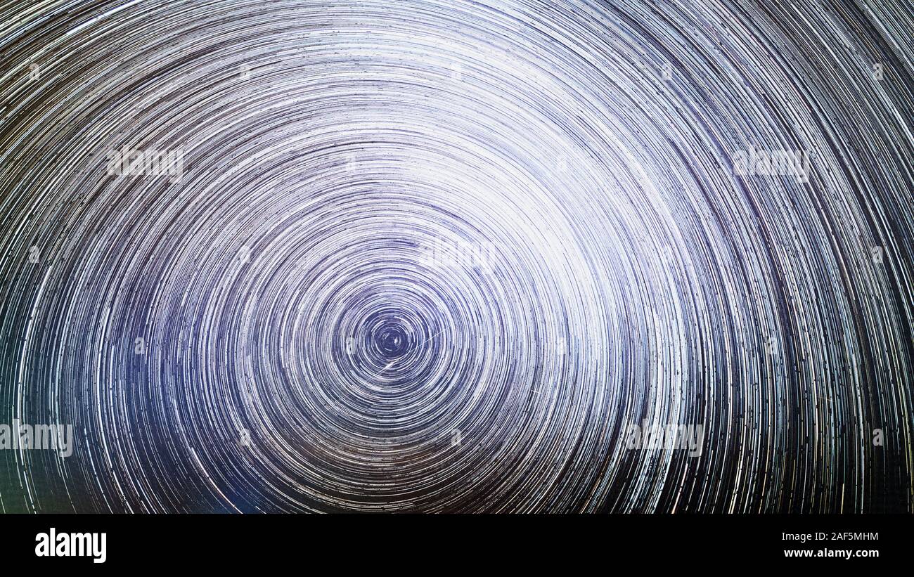 Star trails around polaris hi-res stock photography and images - Alamy