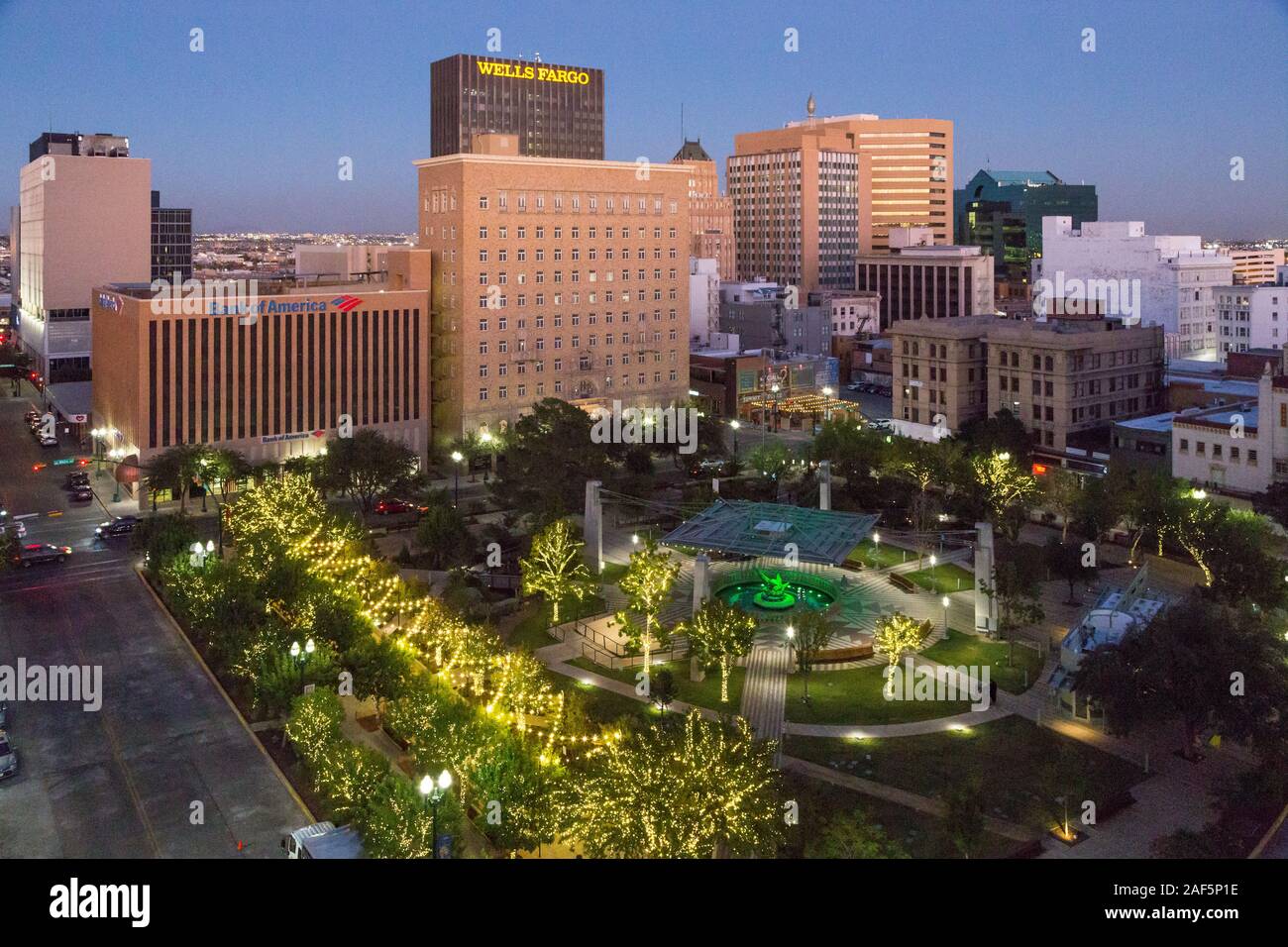 El Paso Texas San Jacinto Plaza Early Evening Stock Photo Alamy