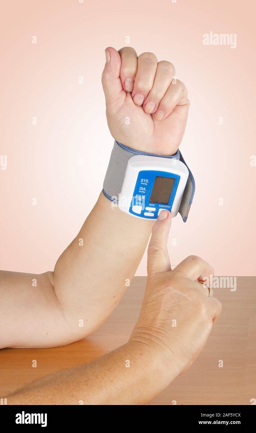 Blood pressure monitor display hi-res stock photography and images - Alamy