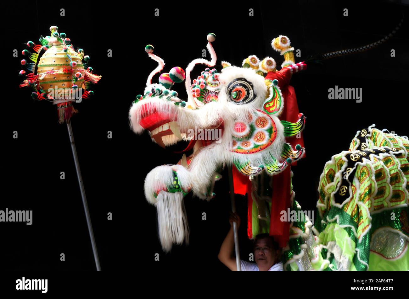 Traditional Chinese dragon dance, Hong Kong Stock Photo