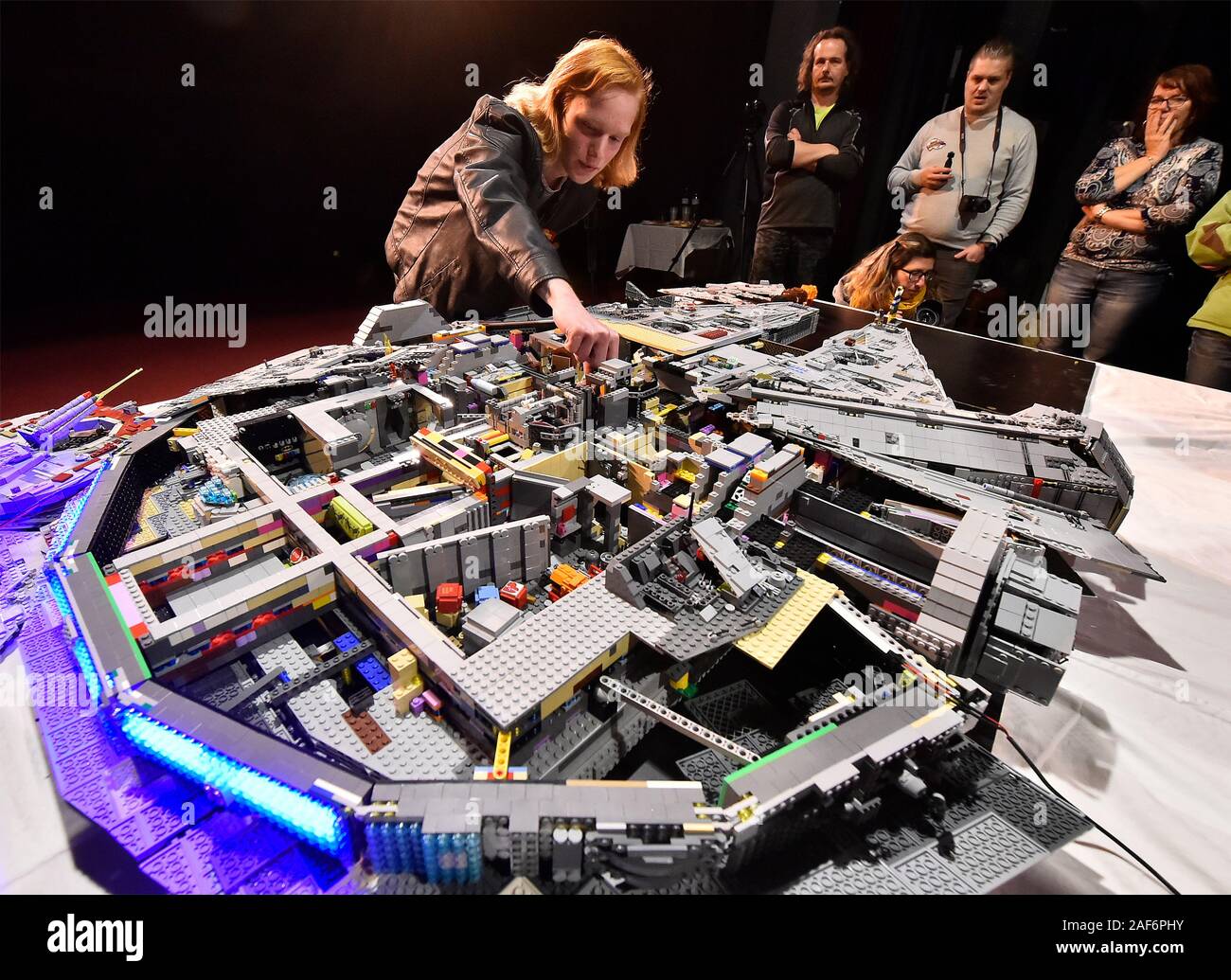 Lego millenium falcon hi-res stock photography and images - Alamy