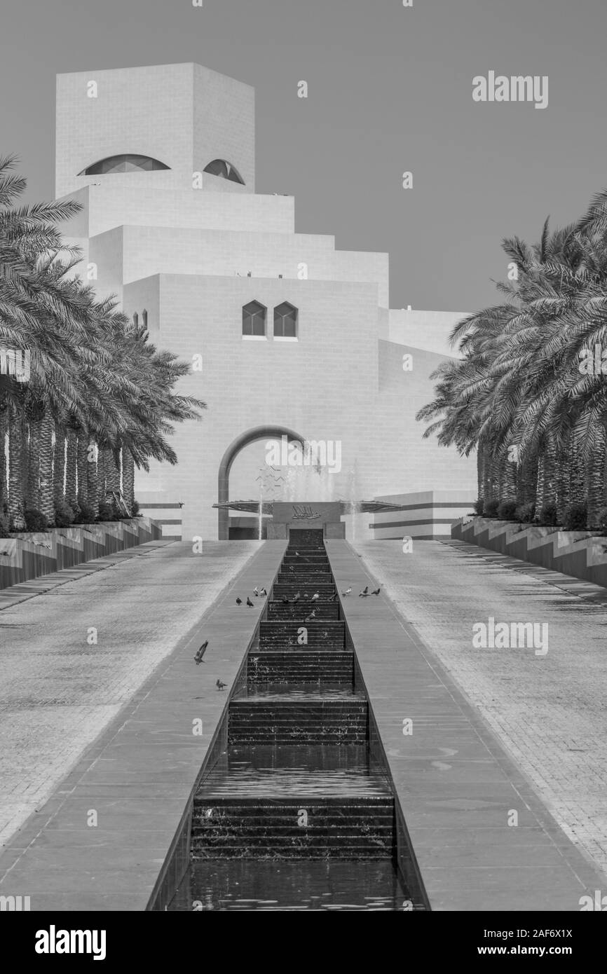 Built on the Corniche, the Museum of Islamic Art is the first of its kind to feature 14 centuries of Islamic art in the Arab States of the Gulf Stock Photo