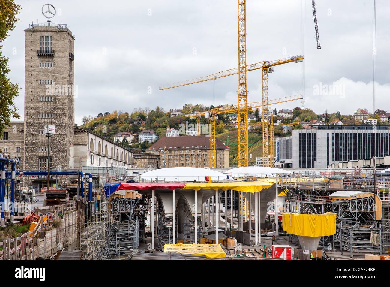 Stuttgart 21: giant construction site of the new main station ...