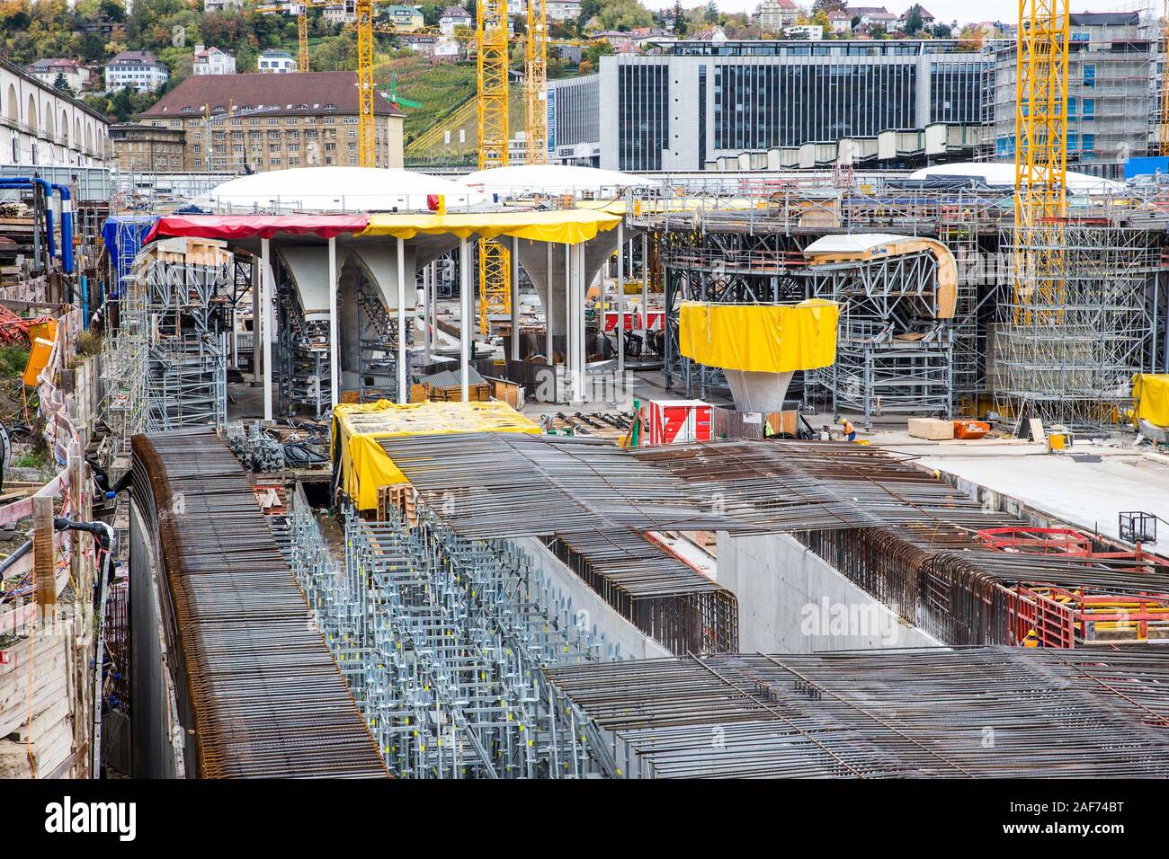 Stuttgart 21: giant construction site of the new main station ...