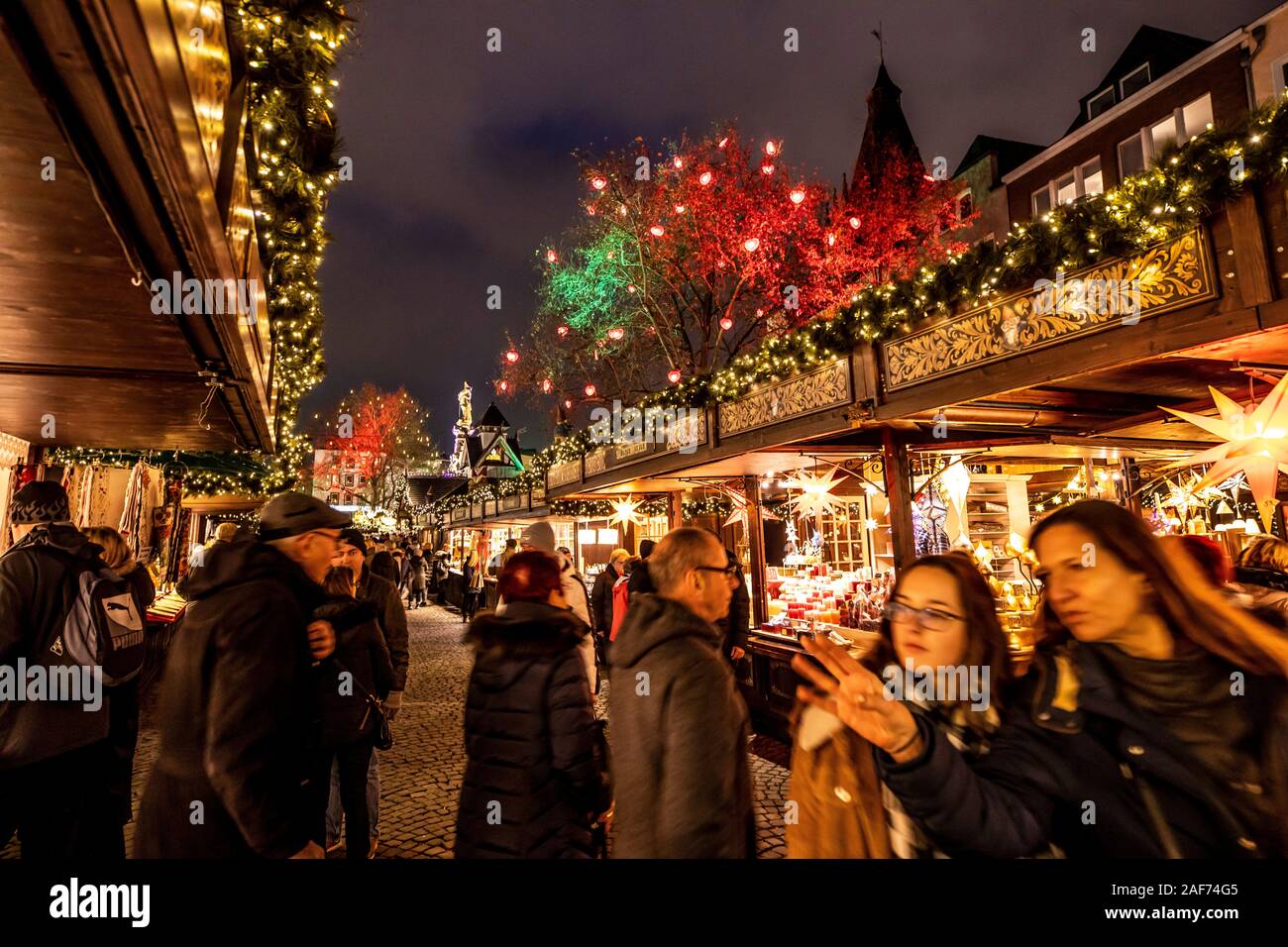 cologne-christmas-market-at-the-alter-markt-stock-photo-alamy