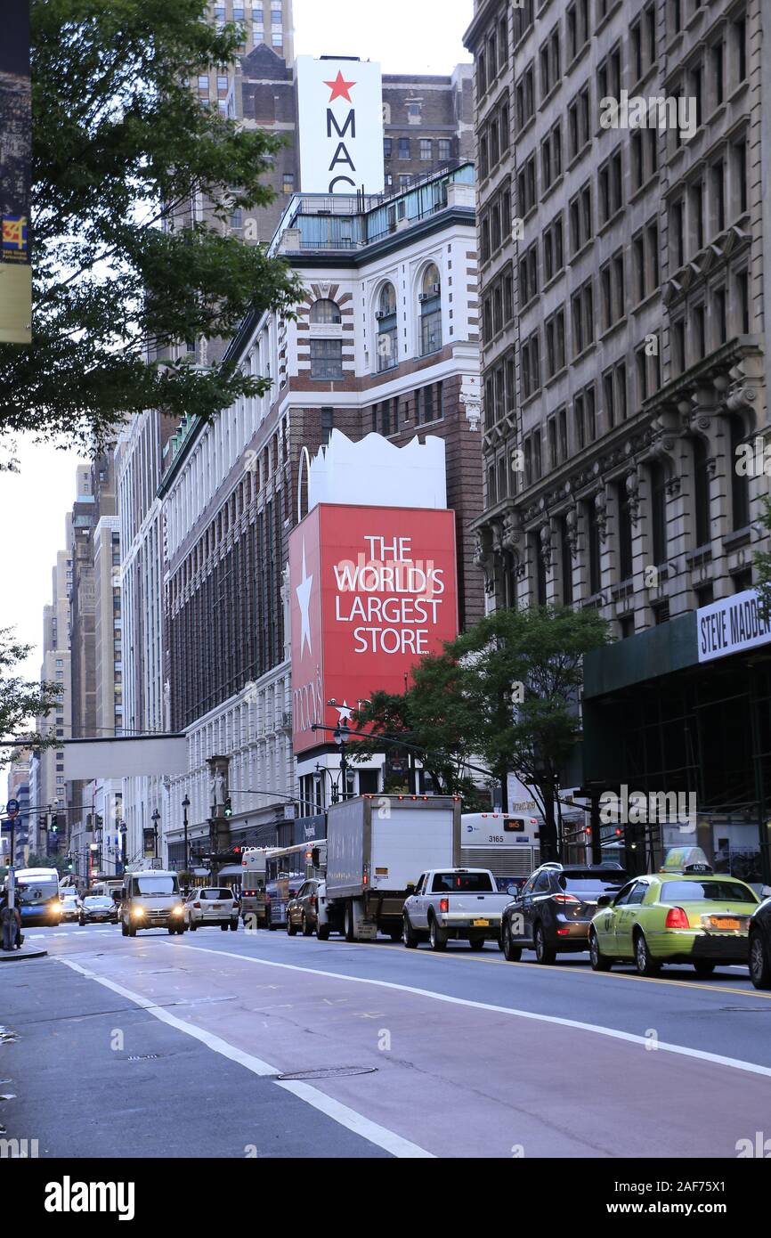The main building of Macy's in New York has 198,500 sqm, 10 floors and