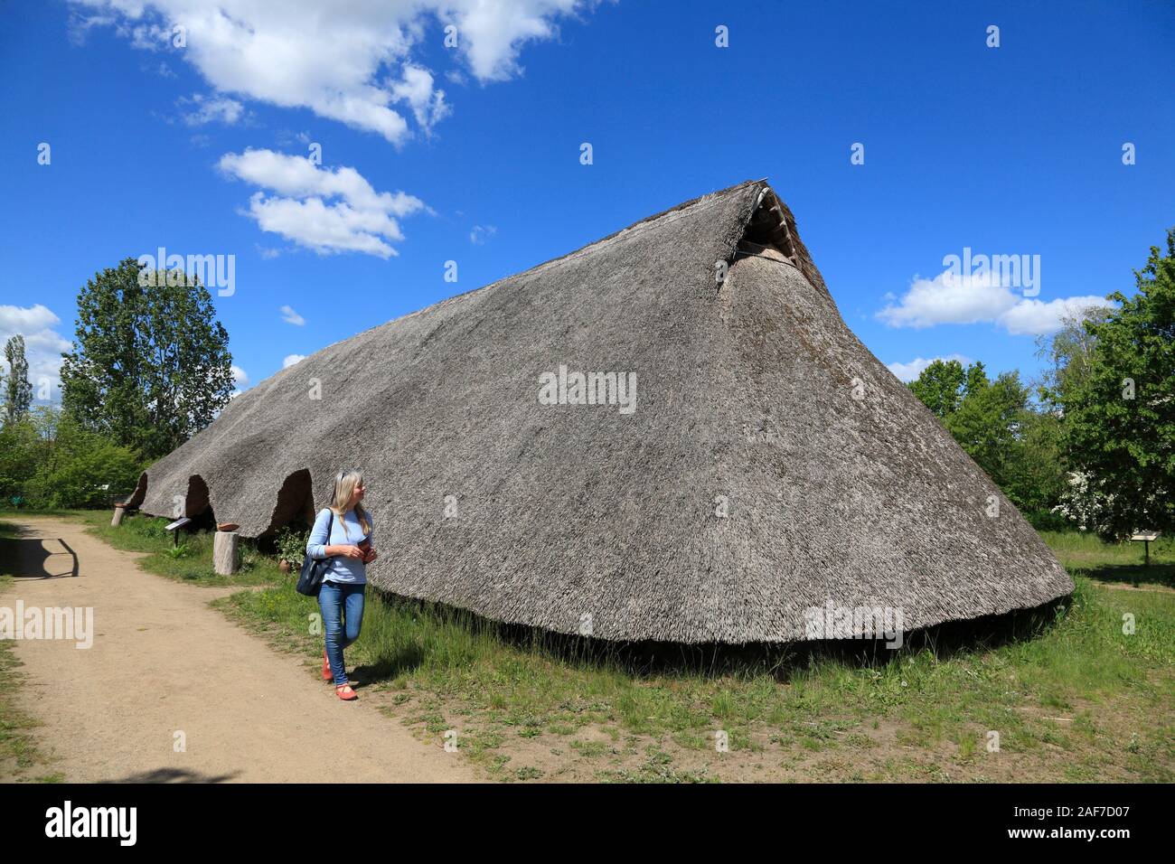 Long house in the Open air museum Archäologisches Zentrum, Hitzacker / Elbe, Lower Saxony, Germany Stock Photo