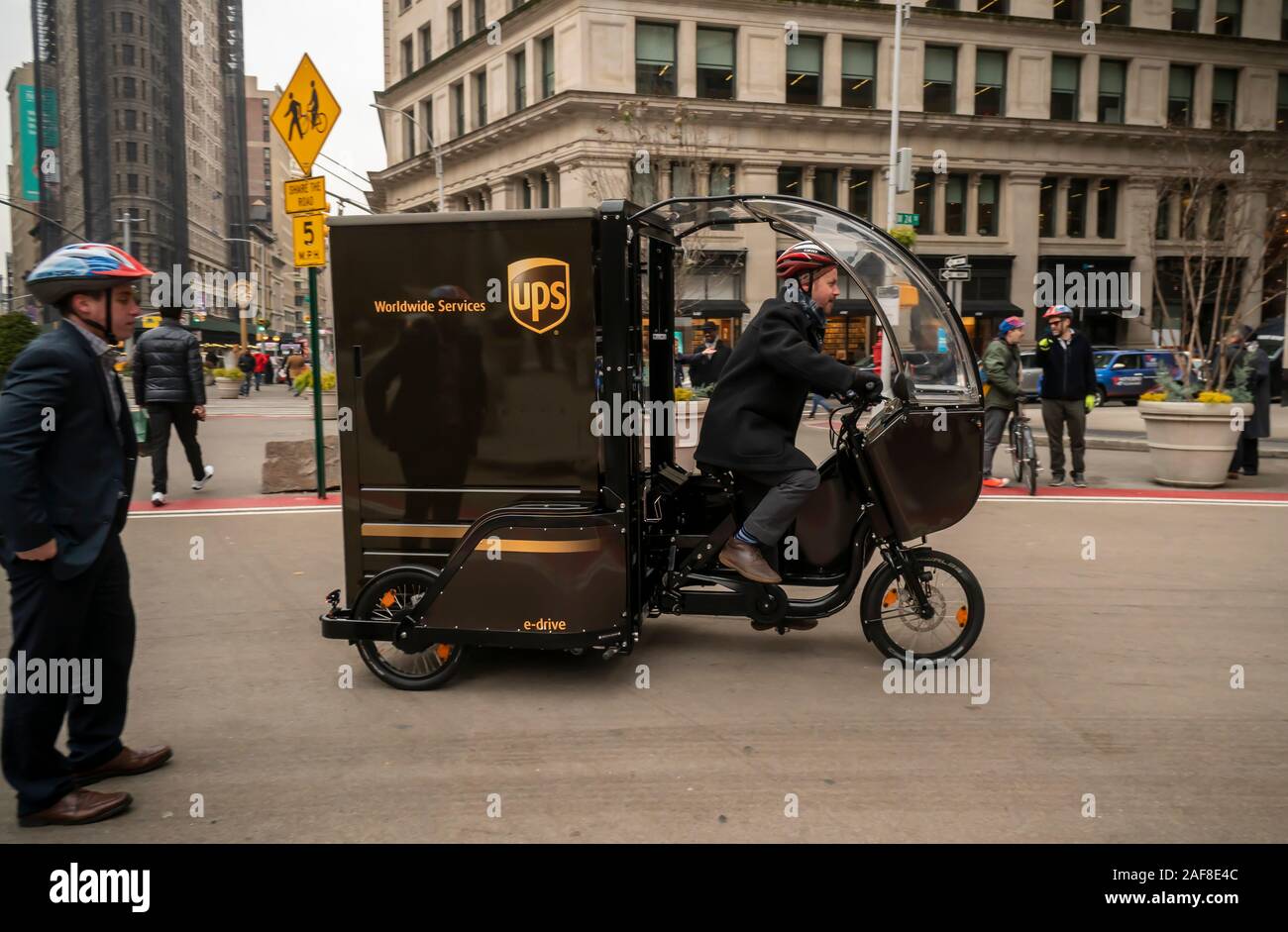 Electric Cargo Bike High Resolution Stock Photography and Images - Alamy