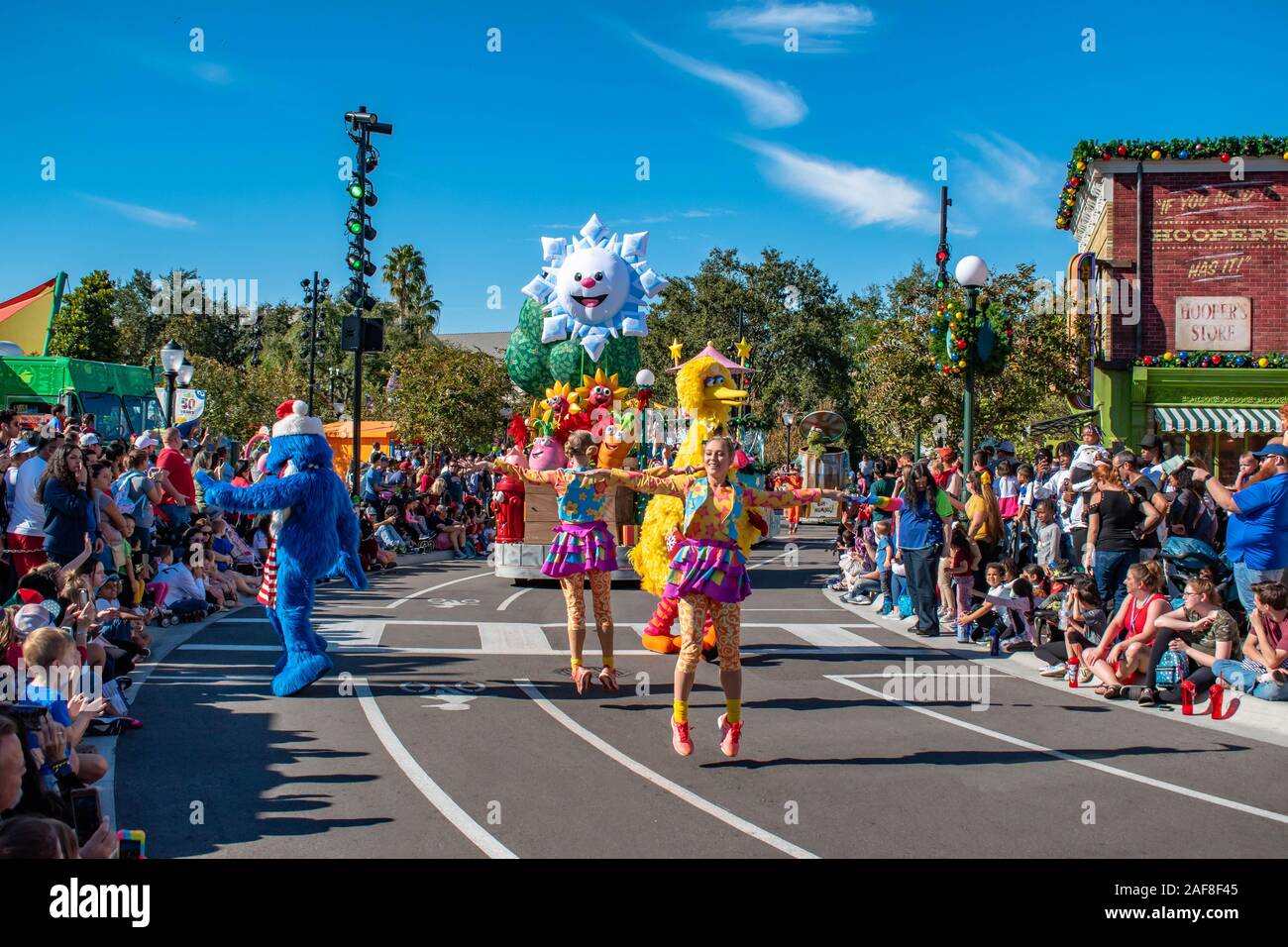 grover christmas parade 2020 Page 3 Santa Bird Christmas High Resolution Stock Photography And Images Alamy grover christmas parade 2020