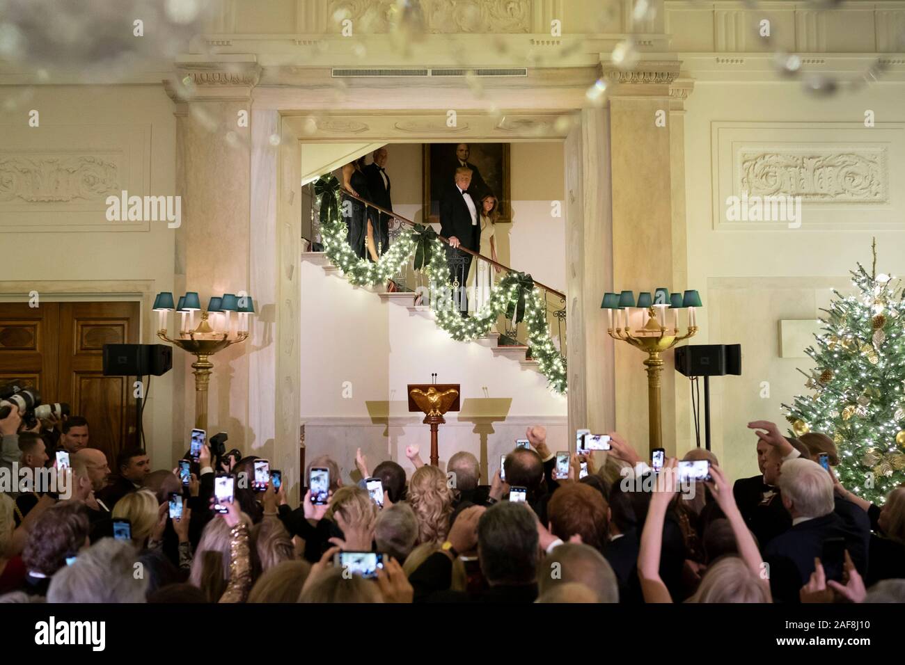 Grand foyer white house hi-res stock photography and images - Alamy
