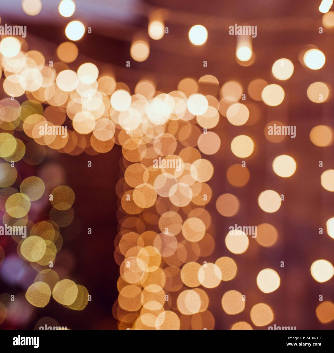Garland yellow cozy lights hi-res stock photography and images - Alamy