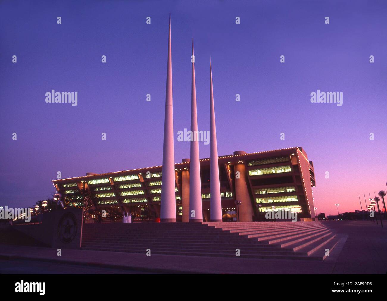 Dallas, Texas City Hall designed by I.M. Pei Stock Photo Alamy