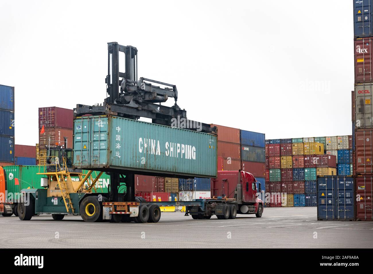 China Shipping Container Lines High Resolution Stock Photography And Images Alamy