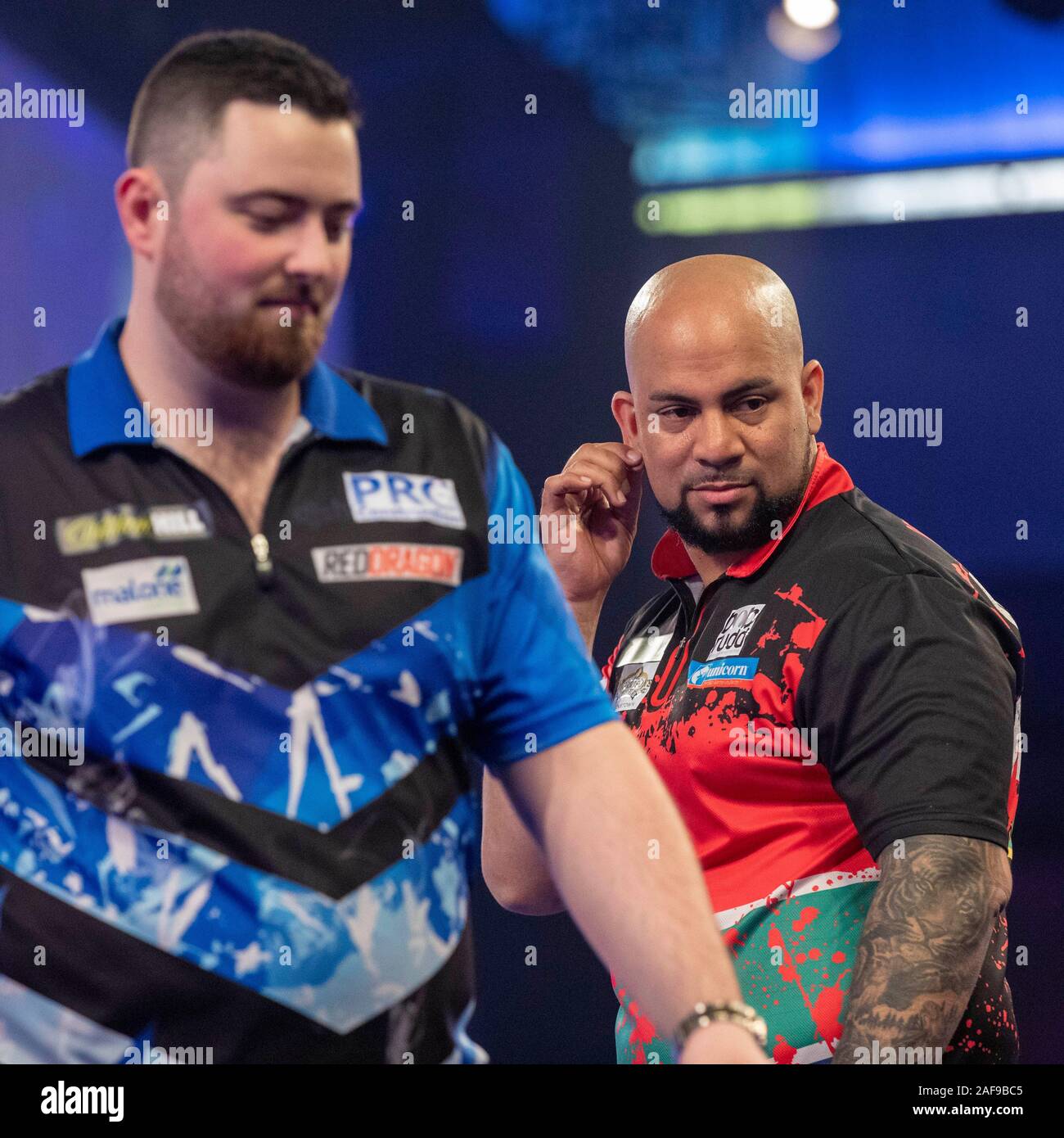Londen, UK. 13th Dec, 2019. LONDEN, 13-12-2019, Darts player Devon Peterson  and Darts player Luke Humphries during the William Hill, World Championship  Darts, PDC. Credit: Pro Shots/Alamy Live News Stock Photo - Alamy