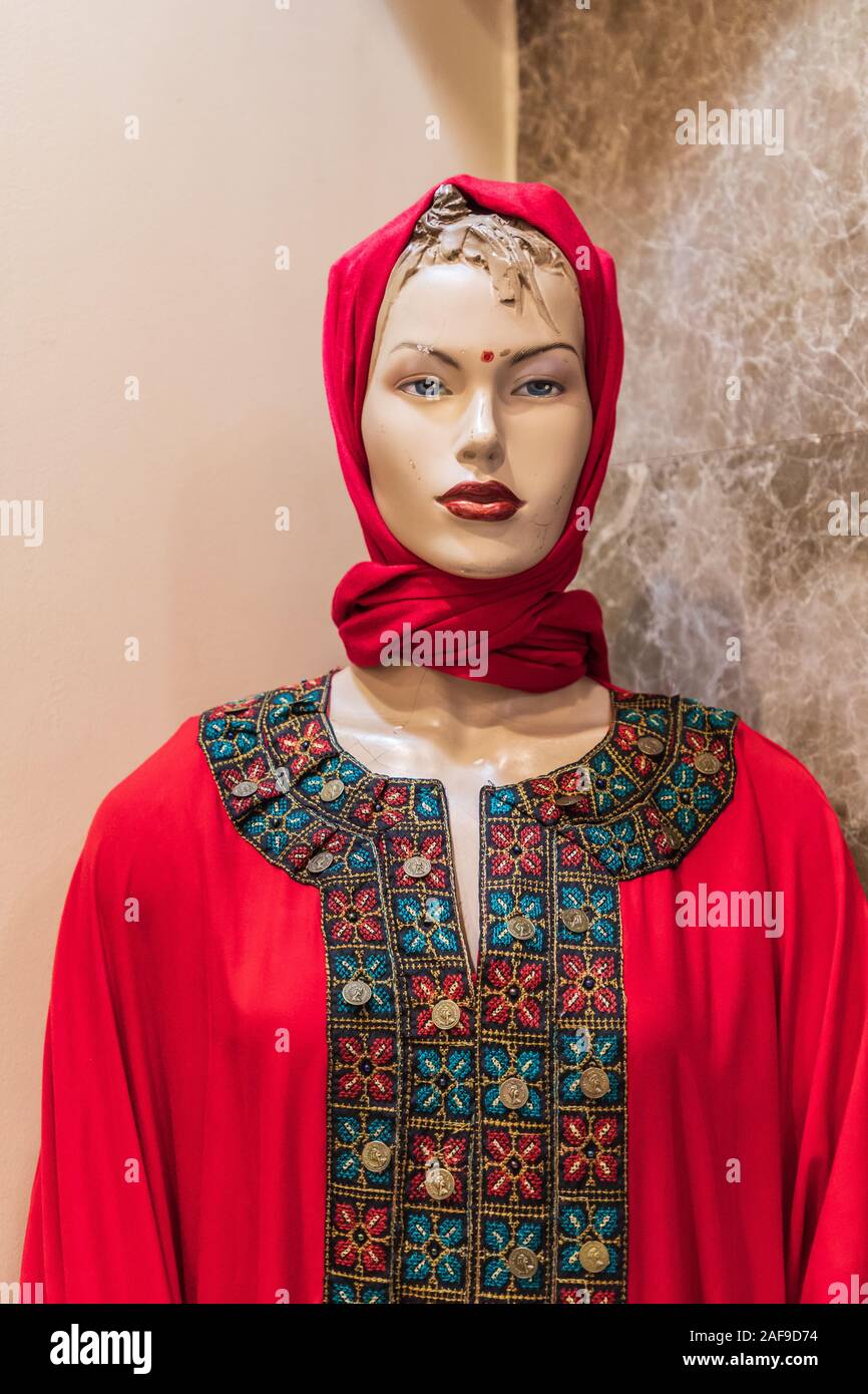 Africa, Egypt, Cairo. Mannequins at a clothing store in Cairo Stock Photo Alamy