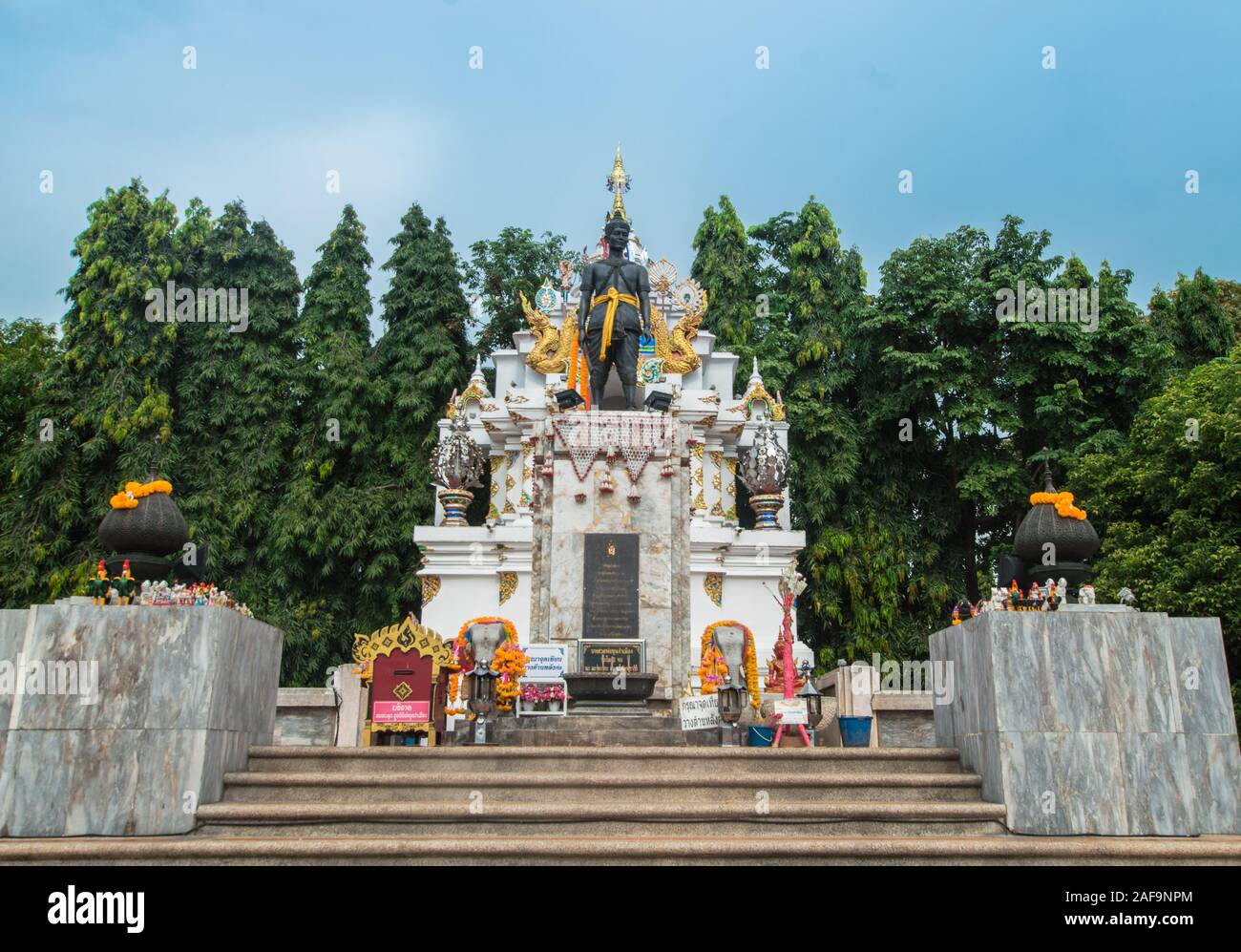 Phayao, Thailand - October 13, 2019: The Pho Khun Ngam Mueang Monument is located in the public park near Kwan Phayao lake. Stock Photo