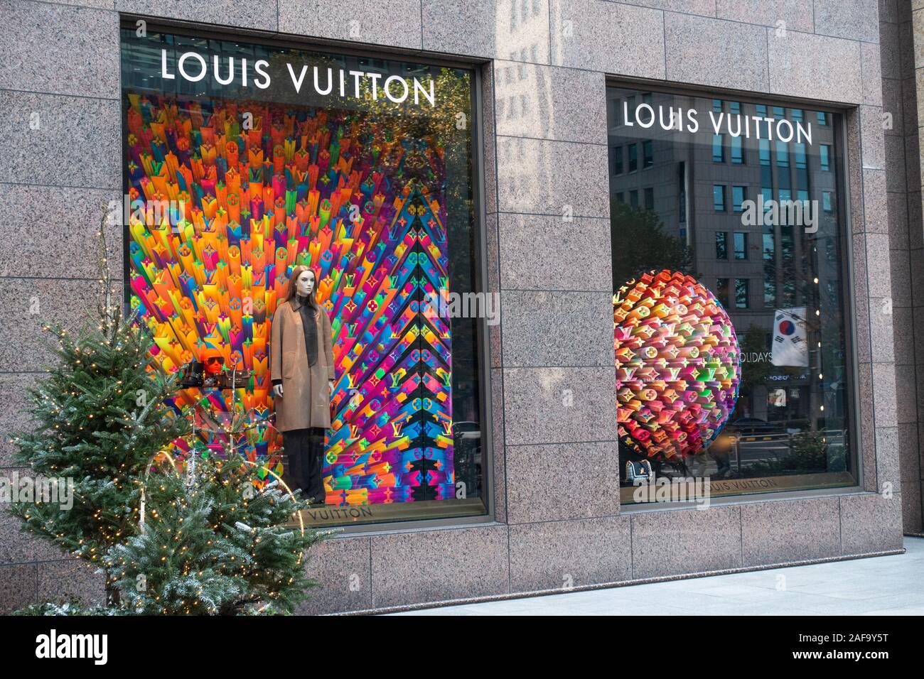 South Korea: Louis Vuitton shop in Seoul Stock Photo - Alamy