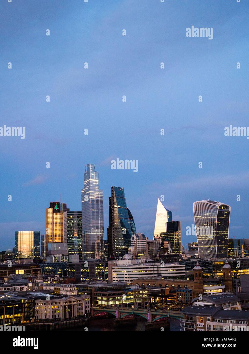 Buissness london hi-res stock photography and images - Alamy