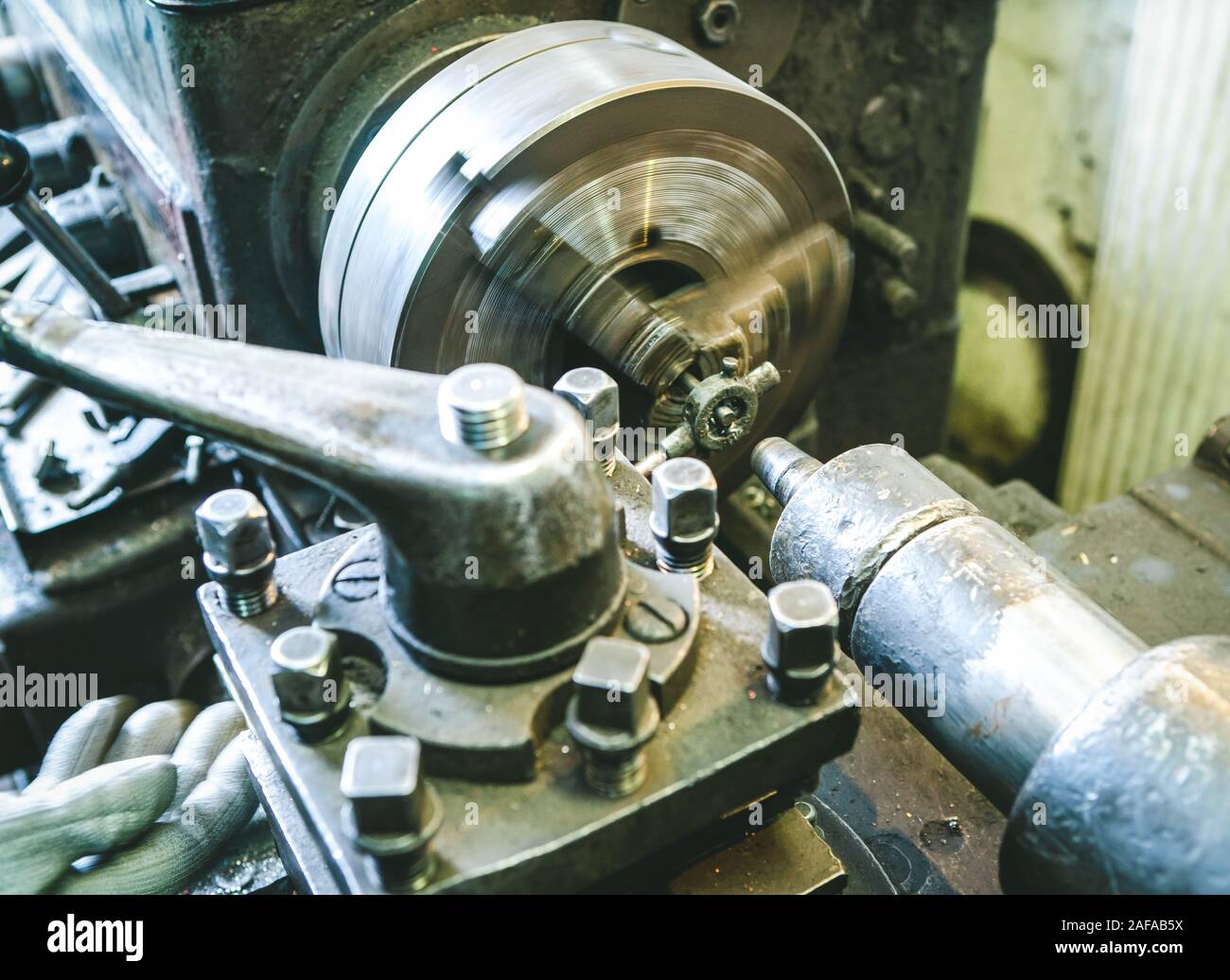Stud Thread Cutter Lathe thread cutting tool hi-res stock photography and images - Alamy