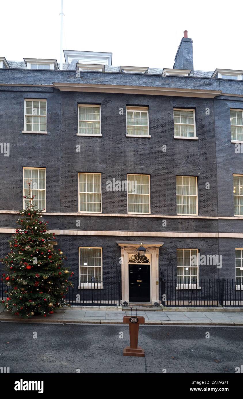 Pic shows:   number 10 Downing street    pic by Gavin Rodgers/Pixel8000 Stock Photo