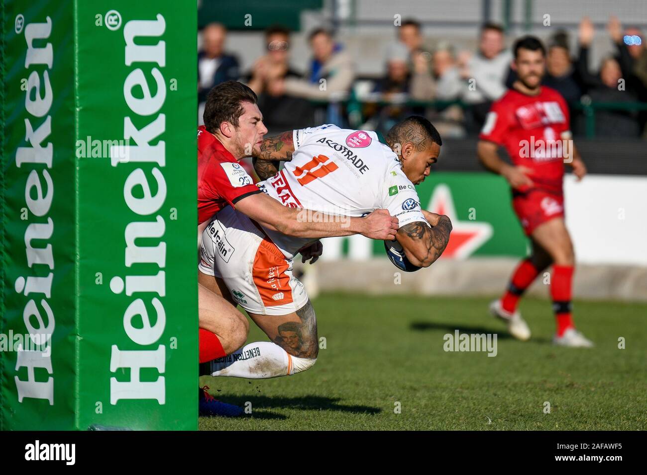Treviso, Italy, 14 Dec 2019, tackle of irne herbst (treviso) on pato  fernandez (lyon) during Benetton Treviso vs Lyon - Rugby Heineken Champions  Cup - Credit: LPS/Ettore Griffoni/Alamy Live News Stock Photo - Alamy