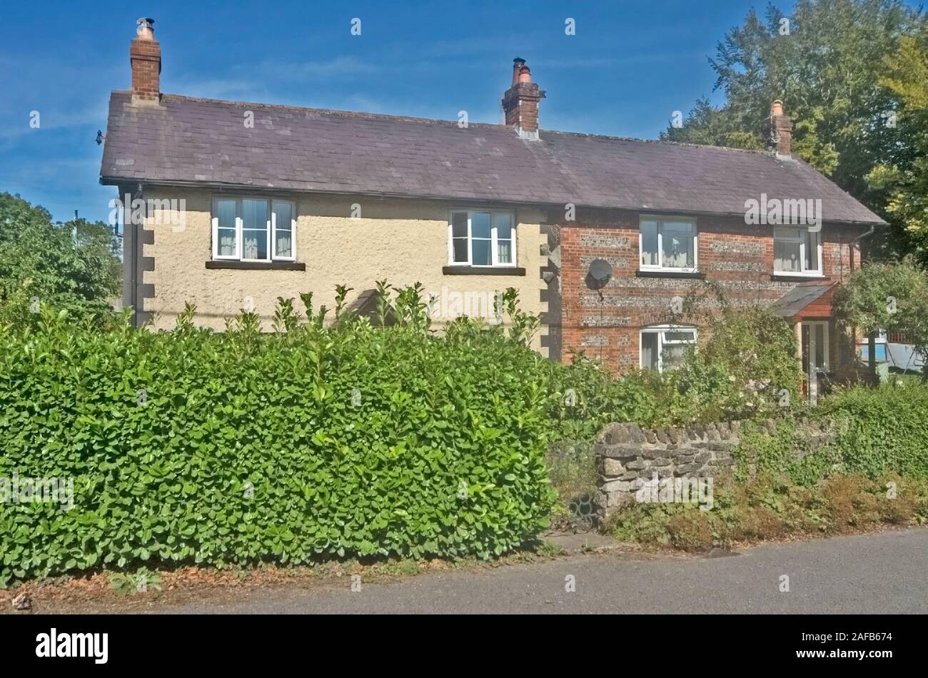 Bulford Village Wiltshire Cottage Stock Photo Alamy