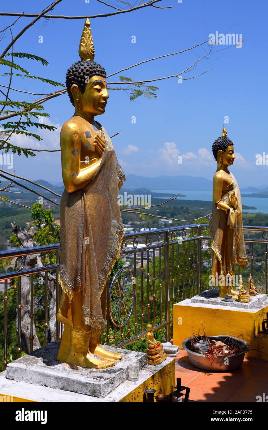 Buddhastatuen  am  Wat Srisoonthron Tempel, Koh Siray, Thailand Stock Photo