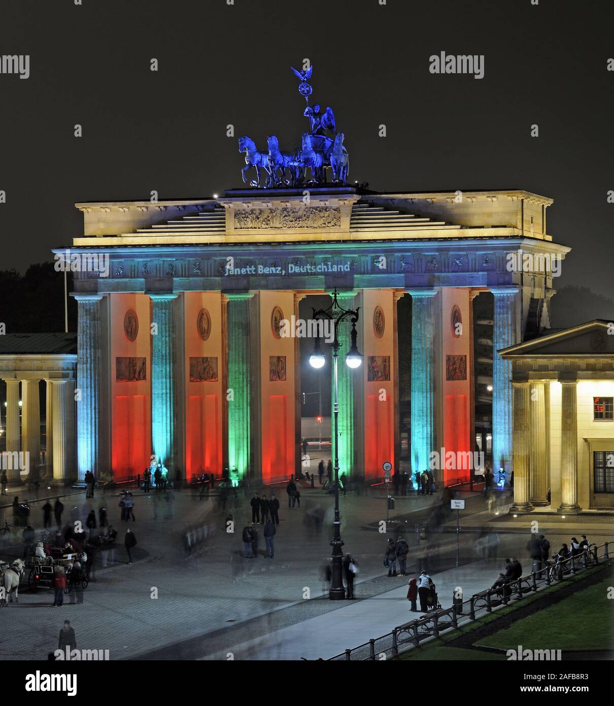Brandenburger Tor am Pariser Platz, Berlin, Deutschland, Europa, illuminiert zum Festival of Lights 2009 Stock Photo