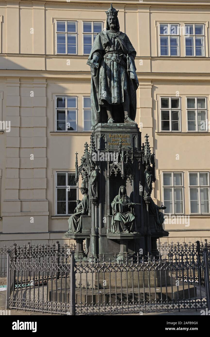 Standbild Karls des Vierten an der Karlsbruecke,  Prag, Boehmen, Tschechien, Europa Stock Photo