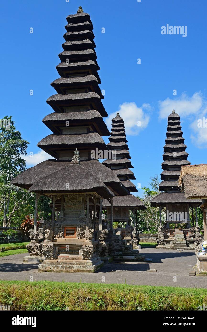 Pagoden und Gebetsplätze des Tempels Pura Taman Ayun, Balis zweit wichtigster Tempel und nationales Heiligtum der Indonesier, Bali, Indonesien Stock Photo