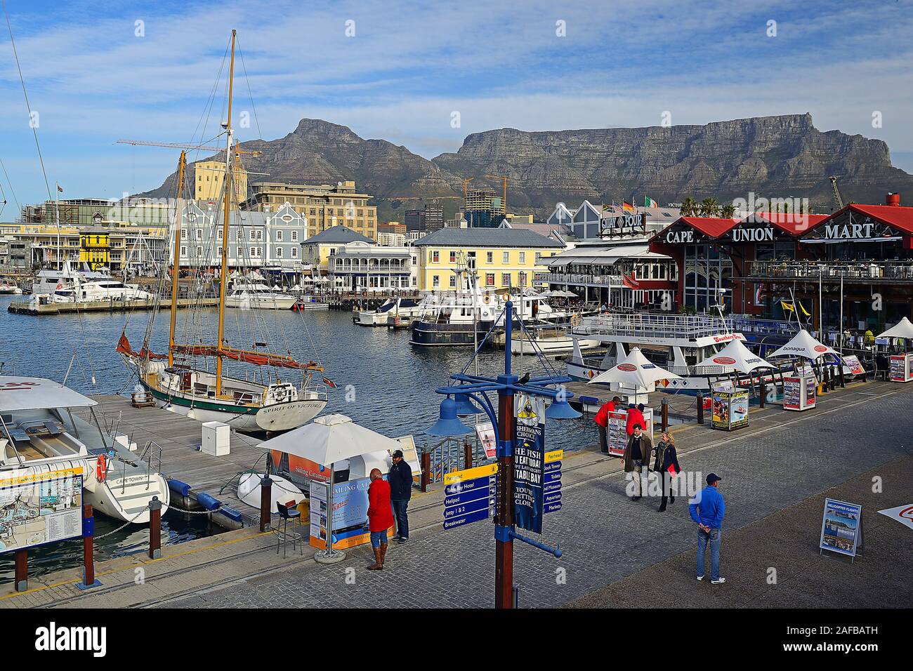 Victoria und Alfred Waterfront, touristisches Zentrum, im Hintergrund der Tafelberg,  Kapstadt, West Kap, Western Cape, Suedafrika, Afrika Stock Photo