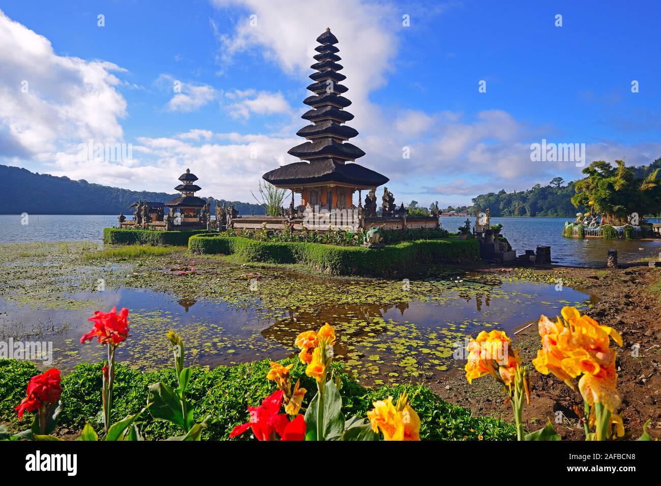 Tempel Pura Ulun Danu Bratan, im Bratansee , Hochland von Zentralbali,  Bedugul, Bali, Indonesien Stock Photo