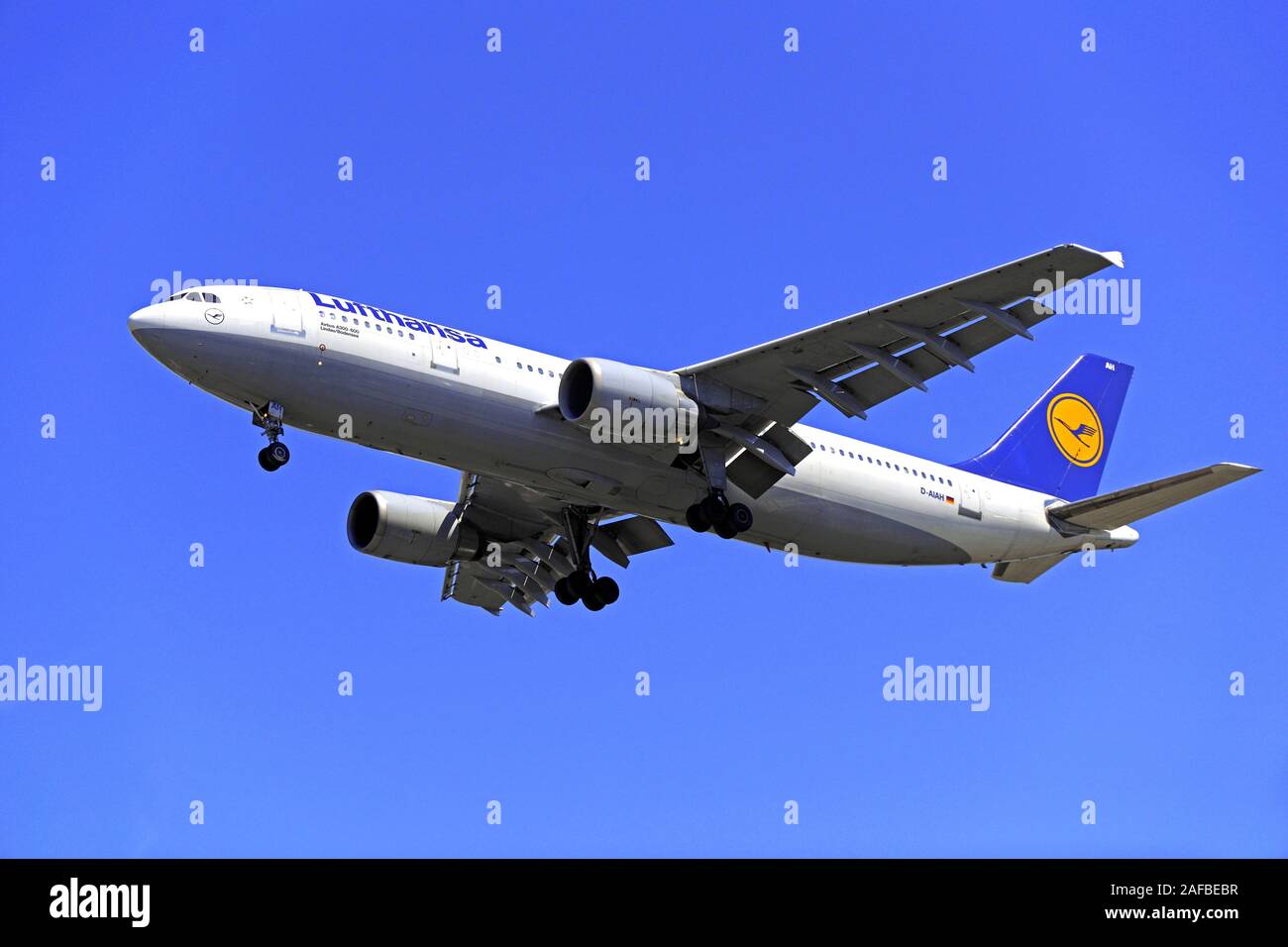 Lufthansa airbus a300 600 hi-res stock photography and