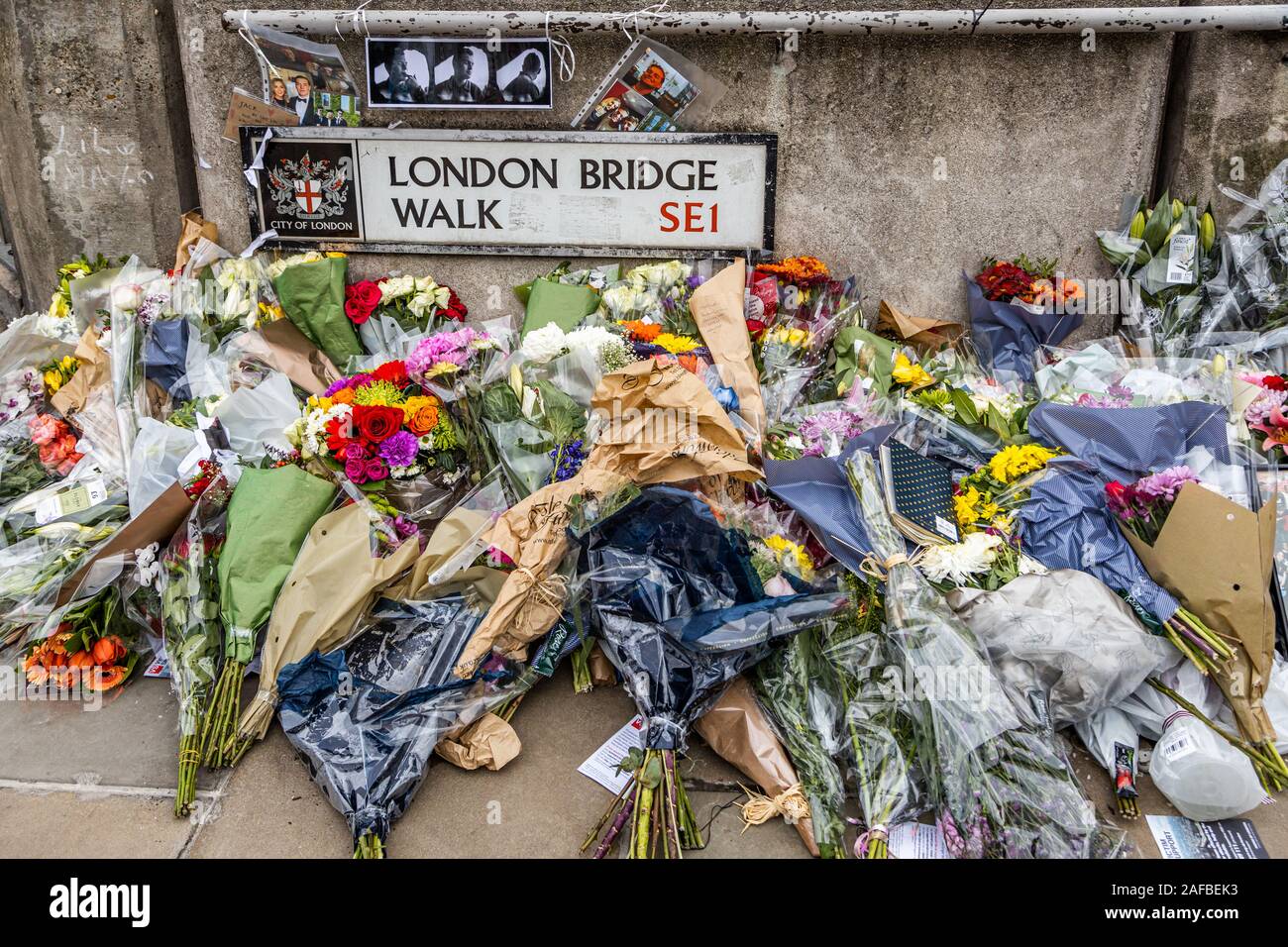 London Bridge attack 30 Nov 2019,  floral tribute after Usman Khan stabs and kills Jack Merritt, and Saskia Jones on London Bridge, London England UK Stock Photo