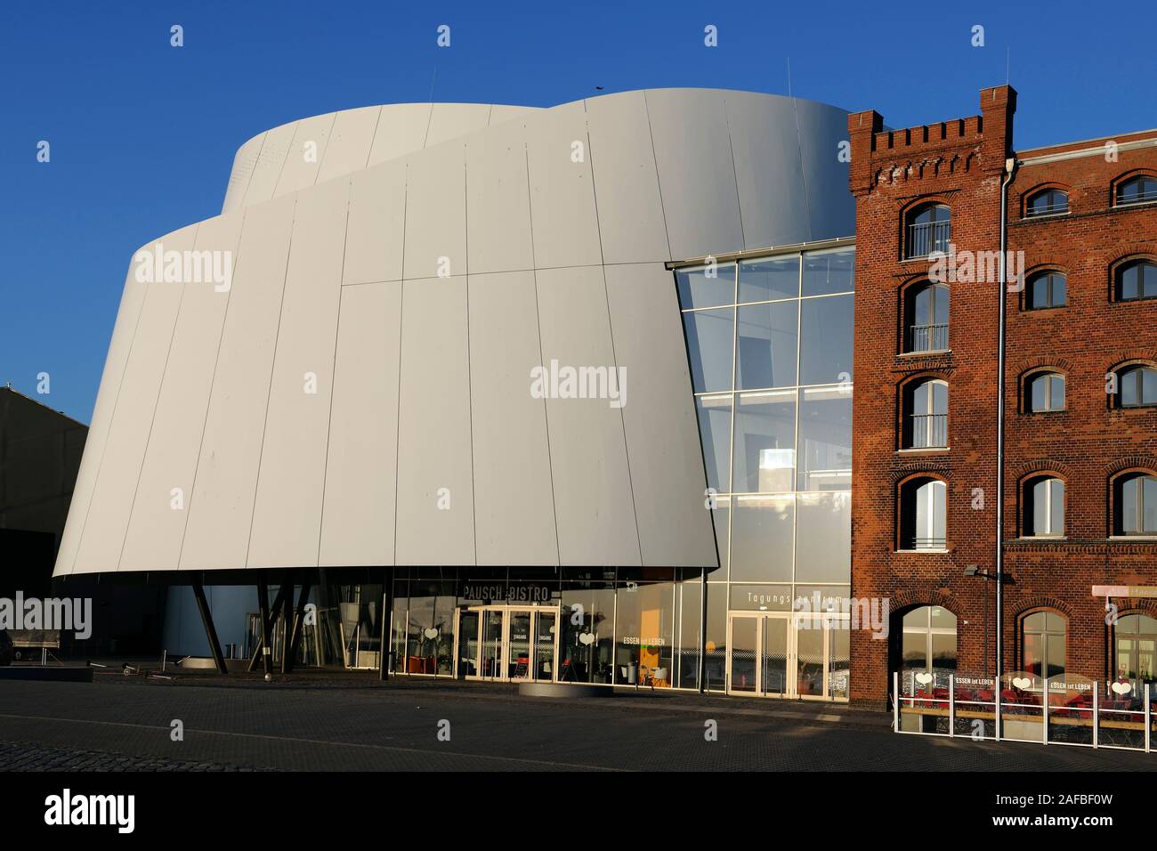 Ozeaneum, Stralsund, alter Hafen,   Unesco Weltkulturerbe, Mecklenburg Vorpommern, Deutschland, Europa , oeffentlicher Grund Stock Photo