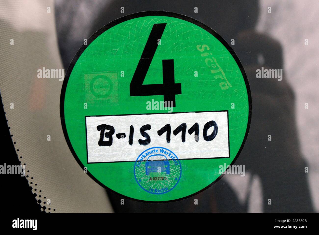 Guene umweltplakette hi-res stock photography and images - Alamy