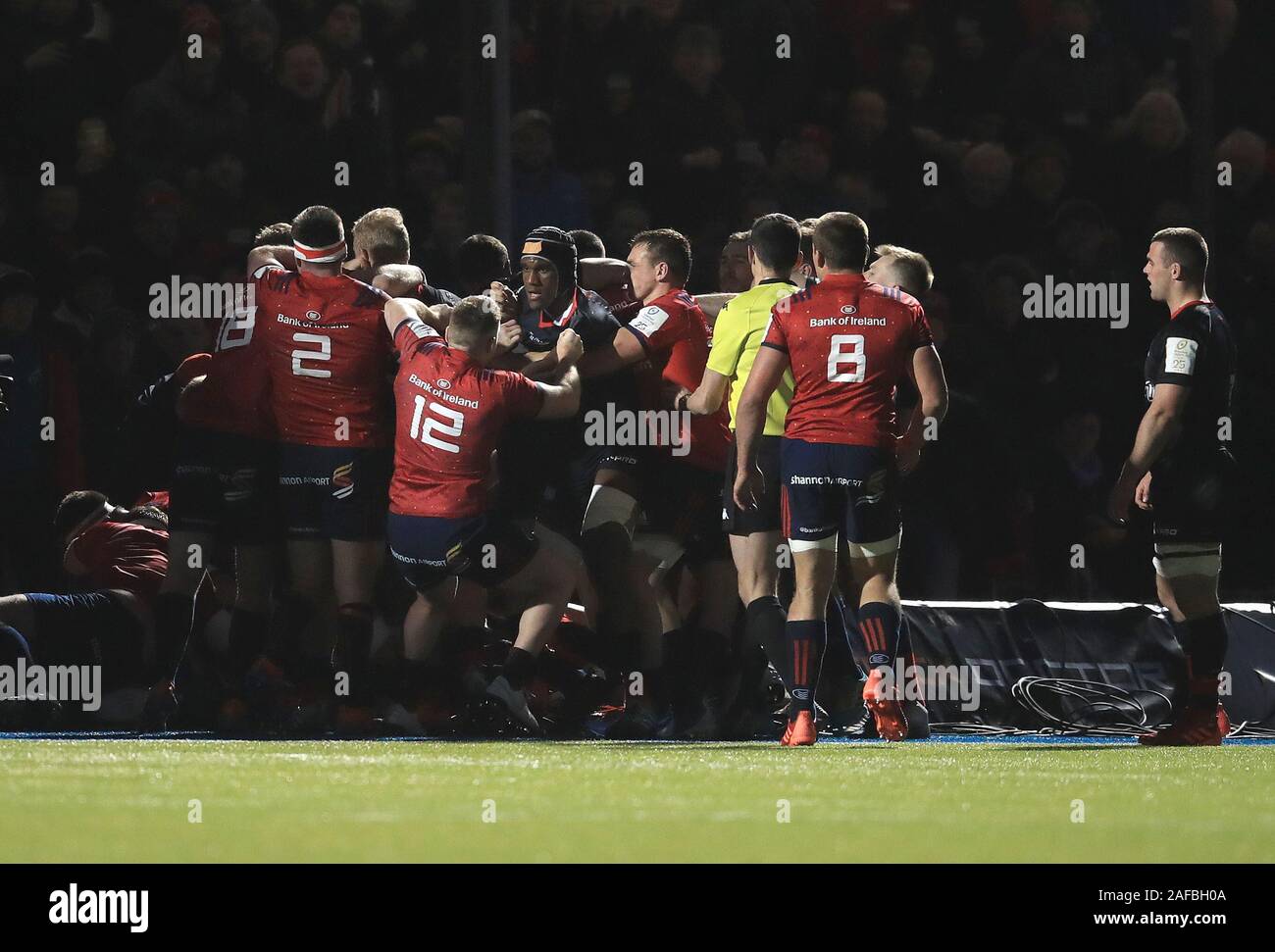 Rugby fight hi-res stock photography and images - Alamy