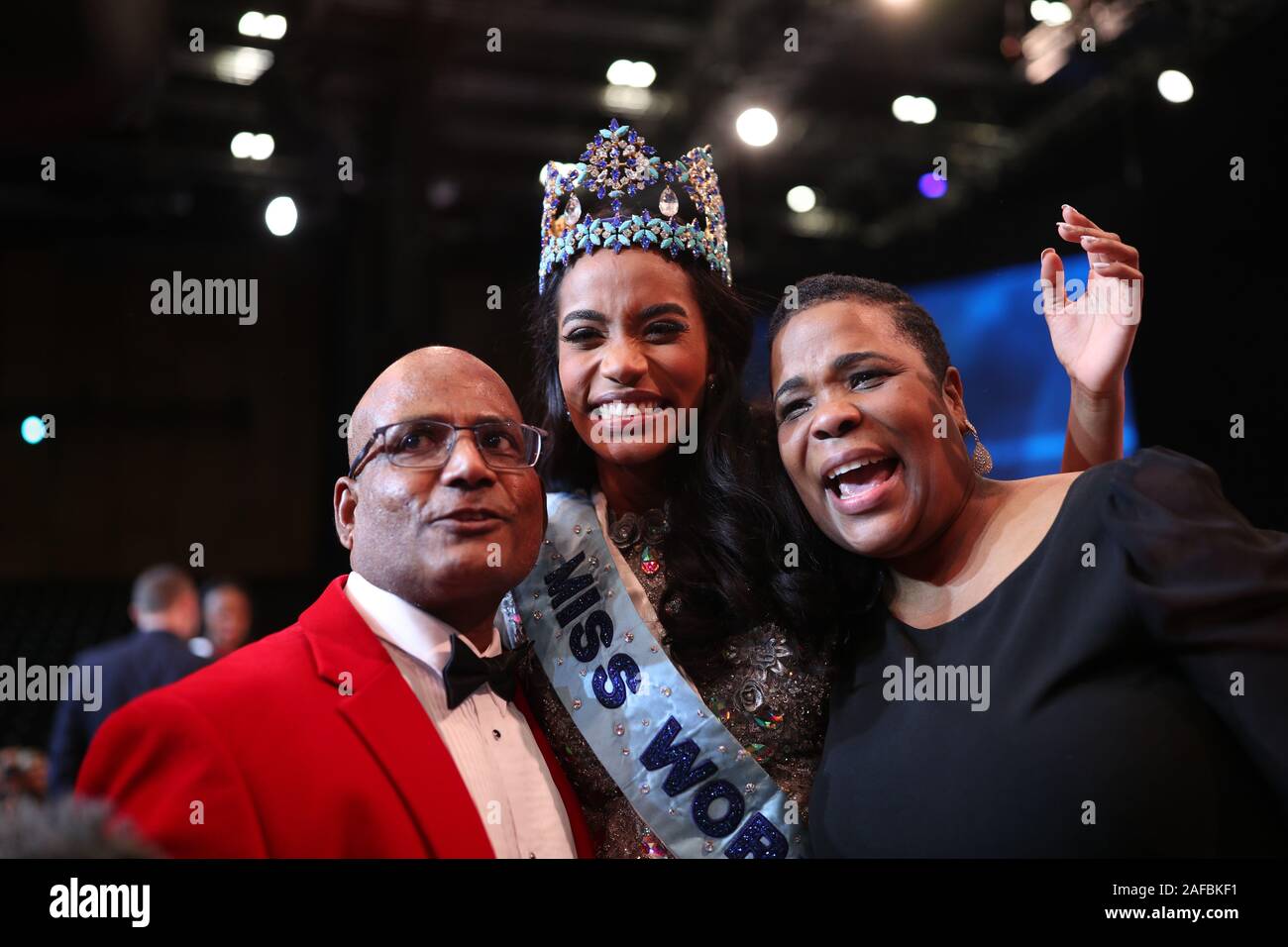 Miss Jamaica 2019, ToniAnn (centre), embraces her parents Bradshaw