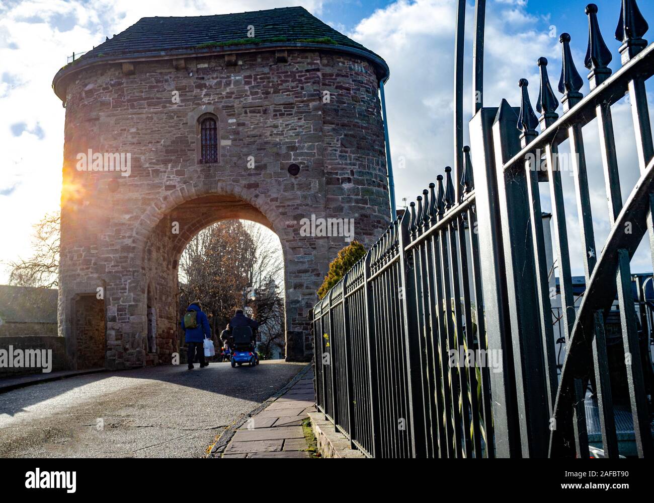 Monnow Bridge and Gatehouse (Pont Trefynwy) over the river Monnow, Monmouth Stock Photo