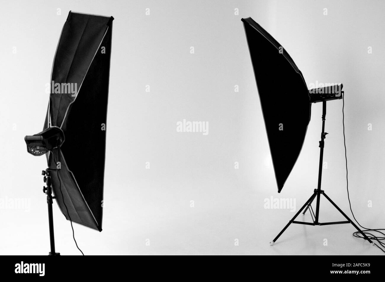 Spotlights studio photo Black and White Stock Photos & Images - Alamy