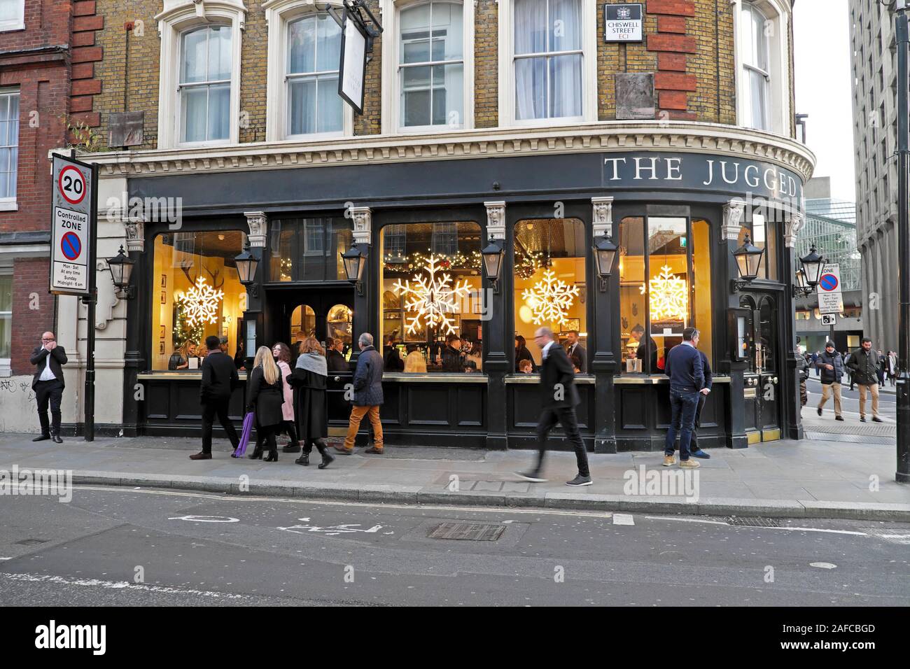 Outside view of The Jugged Hare pub near the Barbican Centre on corner of Silk Street and Chiswell Street in The City of London UK  KATHY DEWITT Stock Photo